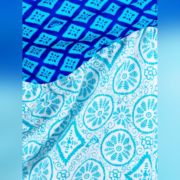 2 Vintage Roxy Tank Tops Blue and White Size Large - Picture 7 of 16